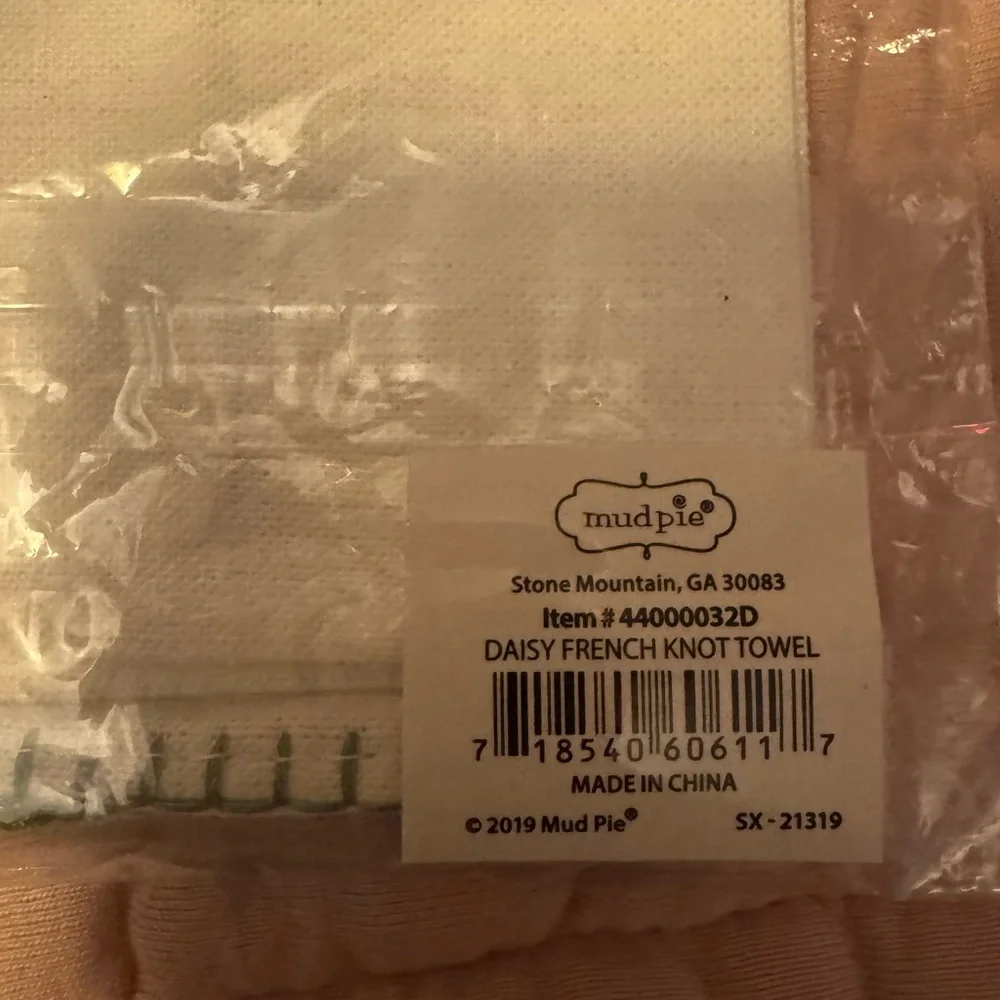 Mud Pie Daisy French Knot Towel - White and Green - Picture 2 of 2